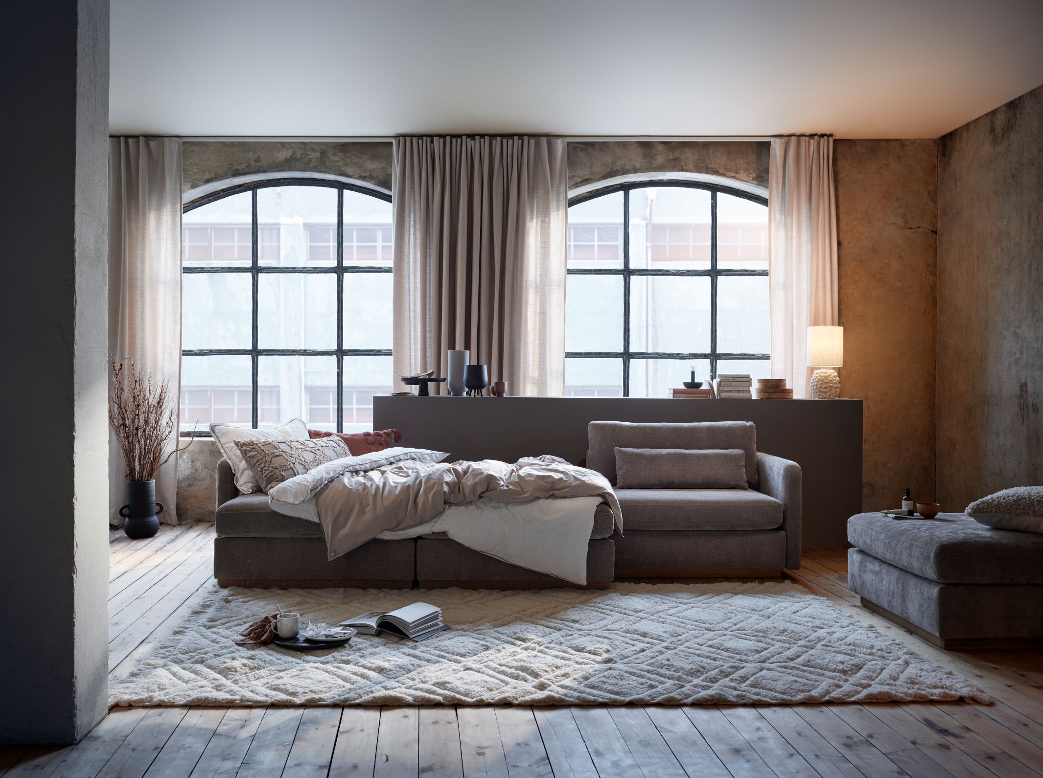 Hovden Varia avokulmasohva vuoteella